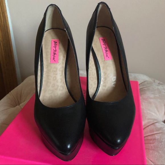 Betsy Johnson leather high heels - Picture 2 of 6